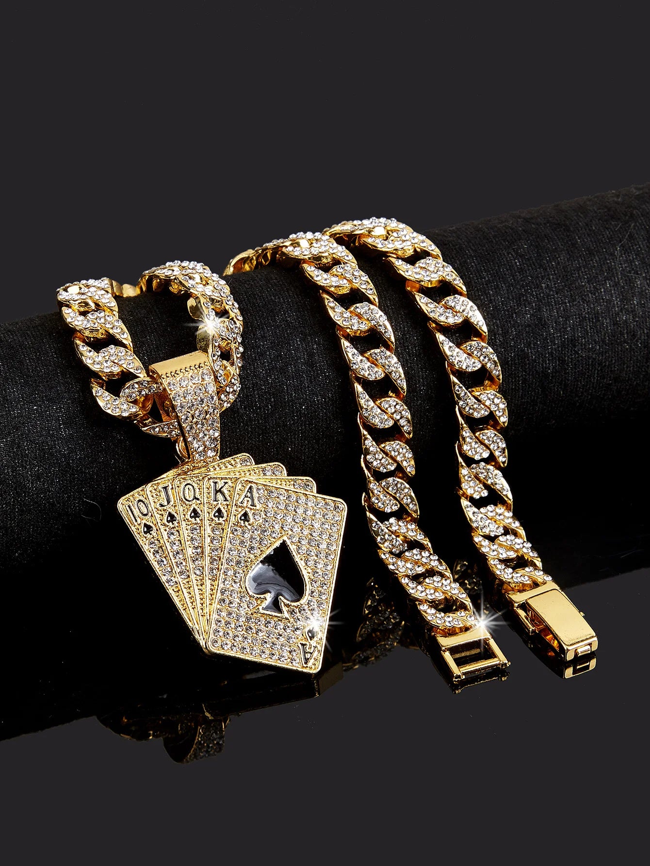 Cuban Chain Poker Charm Brillante