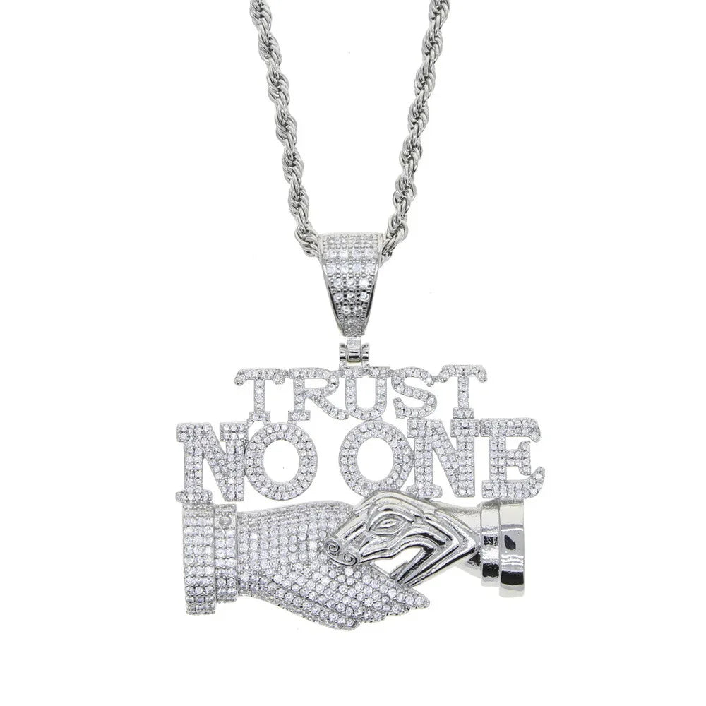 Collar Iced Out Trust No One (No confíes en nadie)